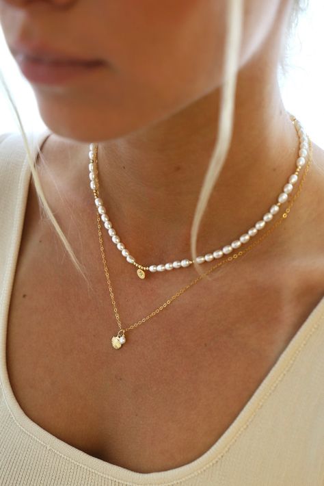 KAI NECKLACE Gold Necklace Stack Ideas, Cute Necklace Stacks, Waterproof Gold Jewelry, Summer Jewelry Silver, Gold Summer Jewelry, Summer Necklace Ideas, Cali Fits, Beachy Necklaces, Everyday Gold Necklace