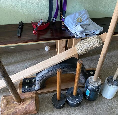 Diy Exercise Equipment, Martial Arts Training Equipment, Homemade Gym Equipment, Martial Arts Gym, Martial Arts Books, Backyard Gym, Indian Clubs, Martial Arts Equipment, Wooden Dummy