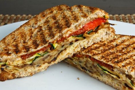 Grilled Vegetable Panini Vegetable Panini, Grilled Vegetable Sandwich, Panini Grill, Panini Recipes, How To Cook Zucchini, Grilled Sandwich, Delicious Sandwiches, Calamari, Wrap Recipes