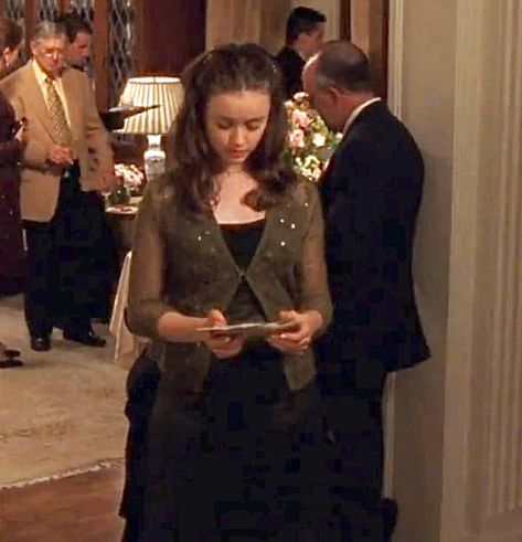 Rory Birthday Outfit, Rory Gilmore Party, Rory Gilmore Dresses, Rory Gilmore Dress, Rory Outfits, Gilmore Outfits, Gilmore Style, Night Dinner Outfit, Blue Sweater Outfit