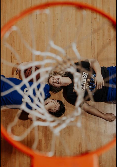 Cute Basketball Couples Pictures, Engagement Photos Basketball, Basketball Couple Goals Aesthetic, Basketball Boyfriend Pictures, Couples Basketball Pictures, Basketball Couples Goals, Basketball Couple Goals, Basketball Couple Aesthetic, Basketball Couple Pictures