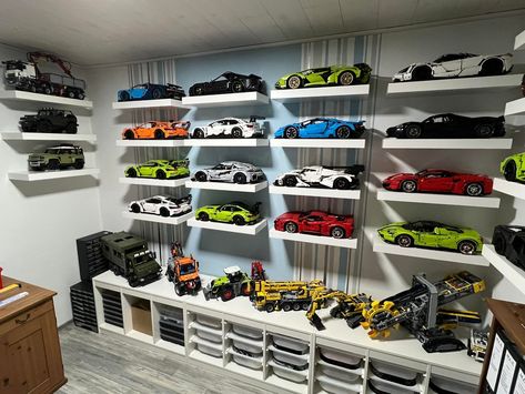 Lego Room Ideas, Lego Display Ideas, Best Lego Sets, Boys Game Room, Hypebeast Room, Lego Display, Cars Room, Amazing Lego Creations, Lego Room