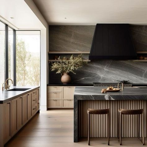 Black Granite Waterfall Island, Walnut Marble Kitchen, Kitchen Ideas With Black Cabinets, Modern Moody Kitchen, Wood And Black Kitchen Cabinets, Black Kitchen With Wood, Moody House Interiors, Marble And Wood Kitchen, Modern Large Kitchen