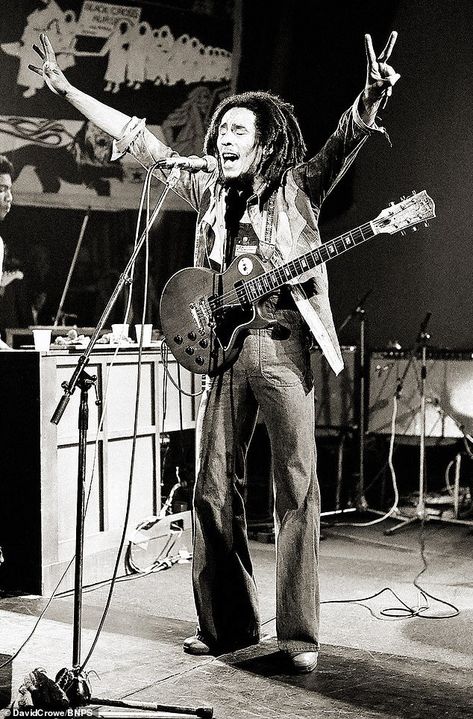 The candid shots show a glimpse of Marley's passionate performance, back in 1975 Image Bob Marley, Liz Phair, Marley Family, Bob Marley Legend, Kevin Parker, Bob Marley Pictures, Damian Marley, Robert Nesta, Bob Marley Art