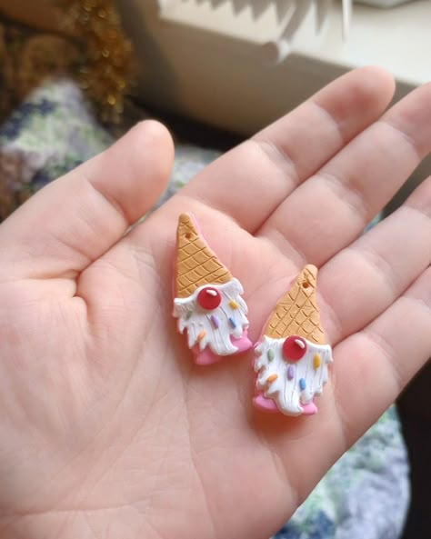 Michigan Clay Earrings, Polymer Clay Gnomes Earrings, Christmas Gnome Earrings, Gnome Polymer Clay Earrings, Clay Gnome Earrings, Polymer Clay Gnome Earrings, Gnome Clay Earrings, Christmas Clay Jewelry, Polymer Clay Gnomes