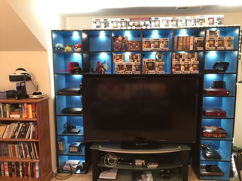 extraordinary-gaming-setup-installations-best-so-far Video Game Shelf, Console Collection, Gaming Entertainment Center, Built In Entertainment Center, Diy Entertainment, Entertainment Center Shelf, Entertainment Center Repurpose, Video Game Rooms, Entertainment Stand