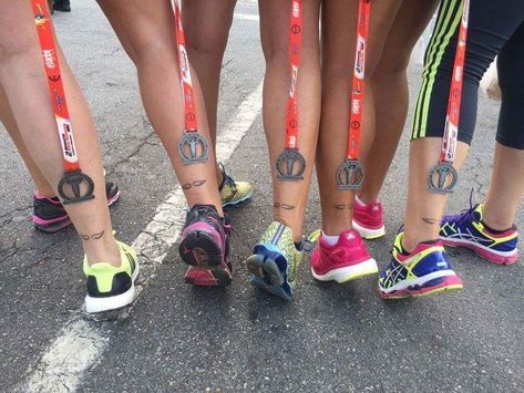 Simple Running Tattoo, Marathon Photos, Run Tattoo, Runner Tattoo, Marathon Photo, Girlhood Core, Running Tattoo, Race Walking, Gym Teacher