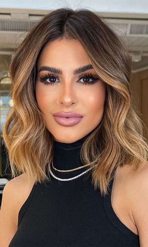 Balayage Lob, Brunette Hair With Highlights, Honey Blonde Hair, Brown Hair Balayage, Honey Hair, Short Hair Balayage, Summer Hair Color, Hair Color Balayage, Hair Color Trends