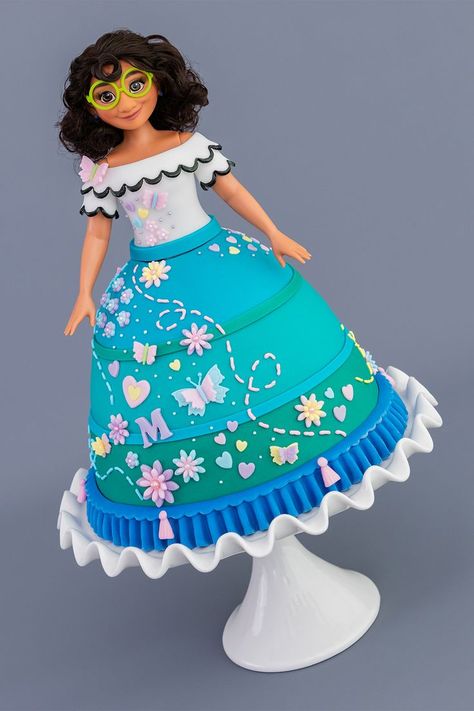 ENCANTO How to make a Mirabel Doll Cake Mirabelle Cake Encanto, Mirabel Doll Cake, Mirabel Encanto Cake Ideas, Encanto 3rd Birthday Cake, Easy Encanto Birthday Cake, Mirabel Birthday Cake, Encanto Cakes Ideas, Gateau Encanto Disney, Encanto Doll Cake