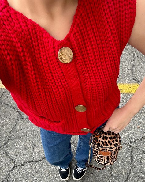 Jim Thorpe in the Fall 🍂🤎📚 We didn’t ride the Lehigh Gorge train but it’s definitely on the list for next time. This is such a perfect town for leaf peeping, and I was surprised some of the trees have already turned. some of my favorite photos from this past weekend. Red Vest Outfit, Minimal Chic Outfit, Simple Street Style, Jim Thorpe, Vest Outfit, Leaf Peeping, Red Vest, Minimal Chic, Vest Outfits