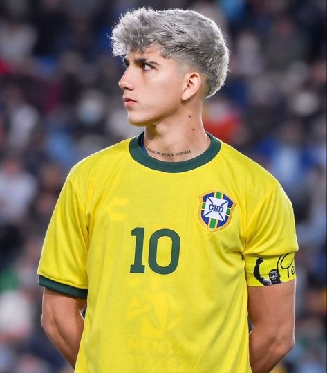 my lil jack frost 😻 Kevin Alvarez, She Knows, Soccer, Football, Celebrities, Hair, On Instagram, Instagram, American Football