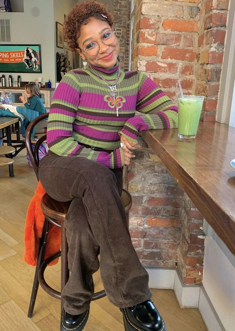 ♡ Credit: @axaila_ Black Outfit With Colored Shoes, Quirky Fashion Black Women, Earthy Fits Black Women, Earthy Outfits Black Women Fall, Green School Outfits, Axaila Outfit, Indie Black Women, Book Worms Aesthetic Outfit, Art School Aesthetic Outfit