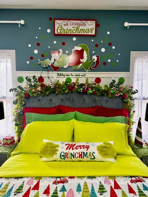 Grinch Bedroom Ideas, Grinch Bedroom, Merry Grinchmas, Dream Apartment Decor, Dream Apartment, On The Shelf, Elf On The Shelf, Grinch, Apartment Decor