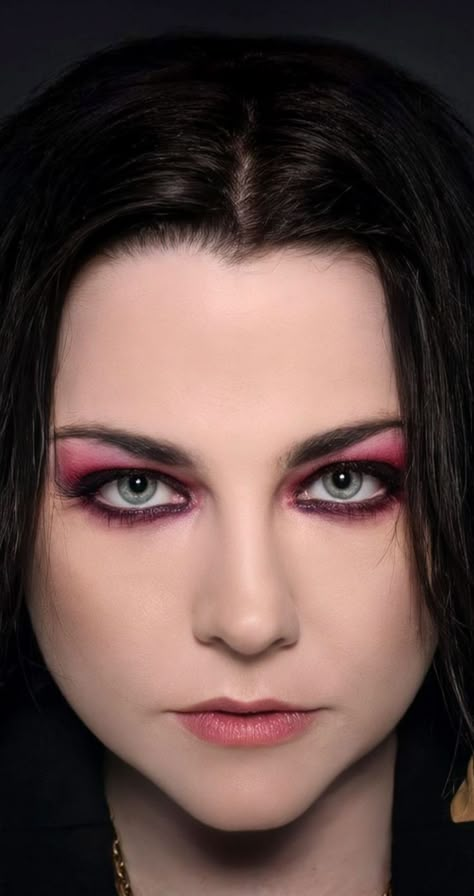 Amy Lee Evanescence 2000s Looks, Ladies Of Metal, Dolly Castro, Amy Lee Evanescence, Female Knight, Goth Makeup, Amy Lee, Dark Makeup, Evanescence