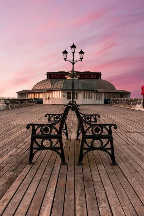 Cromer Gem of the Norfolk Coast - Best Beaches in Norfolk Guide Cromer Norfolk, England Beaches, Norfolk England, Norwich Norfolk, Norfolk Coast, Victorian Buildings, Seaside Beach, Place To Visit, Cozy Mysteries