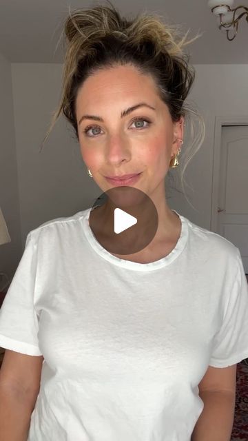 Emily Schuman on Instagram: "My current 5-minute glowy makeup routine ✨" Non Cakey Makeup Tutorial, No Makeup Makeup Look Natural, Glowy Makeup Routine, Glowy Makeup Look, Everyday Makeup Tutorial, Cakey Makeup, Emily Schuman, Simple Makeup Natural, 5 Minute Makeup