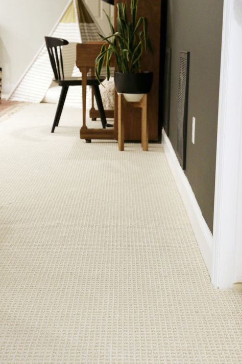 Tips for choosing wall-to-wall carpet in a modern setting from Chris Loves Julia. Off White Bedrooms, Carpet Diy, Choosing Carpet, Basement Carpet, Carpet Decor, Carpet Trends, Chris Loves Julia, Cheap Carpet Runners, White Carpet