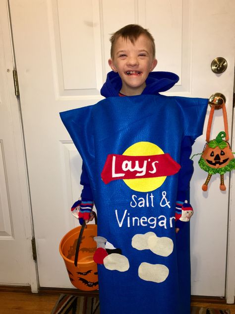 Halloween 2017! #Homemade 1 1/4 yd blue felt, yellow, red, white, gray, light tan (individual pieces of felt), glue gun, scissors and a pencil. #Halloween #Costume #Frito Lay’s #Salt & Vinegar #Potato Chips #Felt #Glue gun Bag Of Chips Costume Diy, Bag Of Chips Costume, Chip Costume, Food Halloween Costumes, Felt Glue, Clever Halloween Costumes, Halloween 2016, Halloween 2017, Jolly Holiday