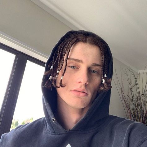 White Men Braids, White Boy Braids, White Guy With Braids, Braids For Boys, Men Haircut Curly Hair, Outfits Baggy, Small Braids, Mens Braids, Boy Hairstyles