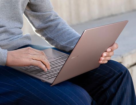 Samsung Galaxy Book S Delivers 23-Hour Battery Life Book Concept, Samsung Galaxy Book, Laptop Aesthetic, Samsung Laptop, Latest Laptop, Galaxy Book, Mini Laptop, Big Battery, Small Laptop