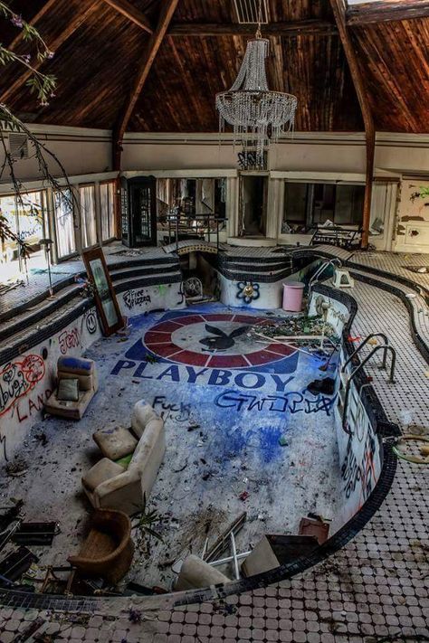 Abandon Playboy Mansion Abandoned Pool, Playboy Mansion, Abandoned Mansion, Abandoned Castles, Its A Mans World, Abandoned Mansions, Haunted Places, Abandoned Buildings, Old Buildings