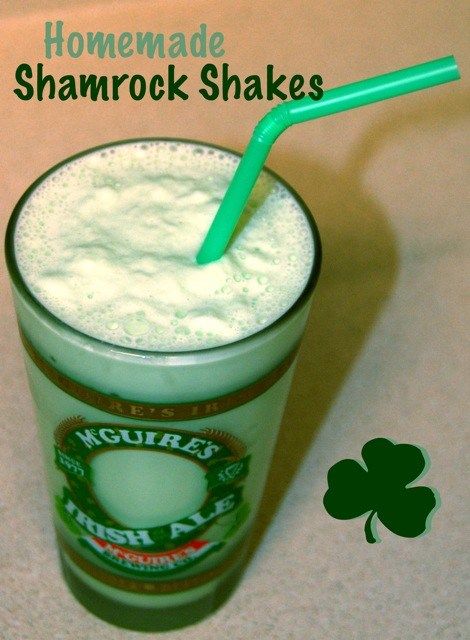 Homemade Shamrock Shakes Homemade Shamrock Shake, Shamrock Shakes, Shamrock Shake Recipe, Milo Manheim, Shamrock Shake, Green Food, Rainbow Food, Green Food Coloring, Warm Food