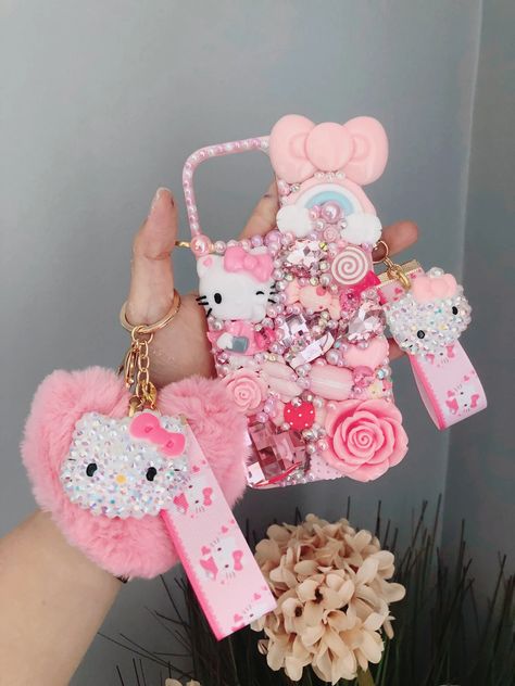 Etsy Phone Case, Hello Kitty Phone, Kawaii Iphone Case, Decoden Case, Hello Kitty Phone Case, Hello Kitty Jewelry, Handmade Phone Case, Hello Kitty Themes, Cosplay Kawaii