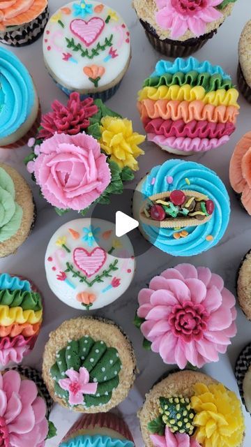 Beery Bakes on Instagram: "Cinco de Mayo cupcakes 🌵🌸  #cupcakeart #cupcakedesign #cincodemayocupcakes #cincodemayoparty #indianapoliscupcakes #indianapolisbaker" Mexican Birthday Cupcakes, Mexican Flavored Cupcakes, Mexican Theme Cupcakes, Mayo Cupcakes, Mexican Cupcakes, Decorated Cupcakes, Baking Stuff, Cupcake Decoration, Fiesta Theme