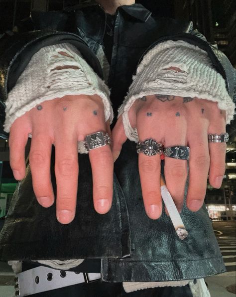 Chrome Hearts Ring, Y2k Girls, Dope Jewelry, Foto Ideas Instagram, Funky Jewelry, Jewelry Lookbook, Soft Grunge, Chrome Hearts, Dream Jewelry