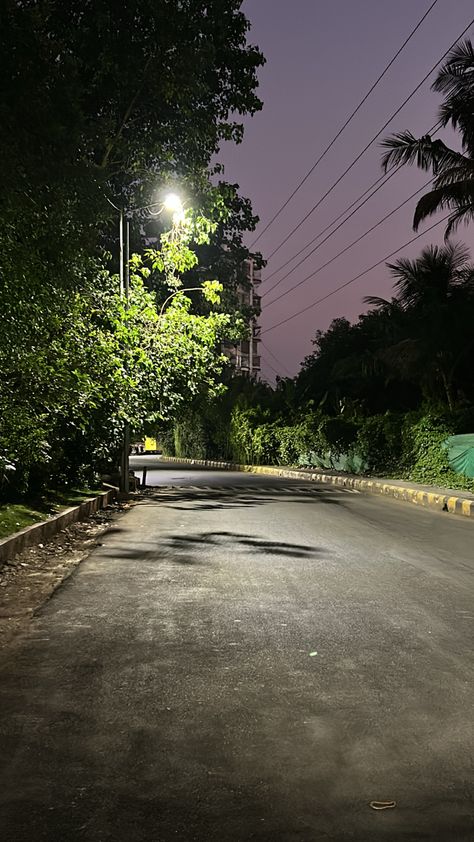 Editing Material, Best Snapchat, Night Walk, Sky Photography Nature, Night Scenery, Bestest Friend, Nice Place, Avatar Couple, Indian Aesthetic