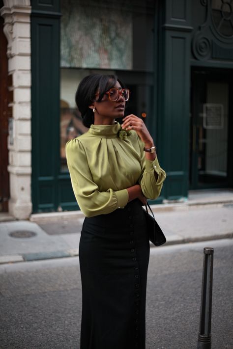 Elegant outfit Classic Black Women Outfit, Conservative Feminine Outfits, Elegant Outfit Black Women, Classy Aesthetic Black Woman, Consultant Outfit, Black Feminine Outfit, Feminine Black Women, Ladylike Outfits, Elegant Black Women