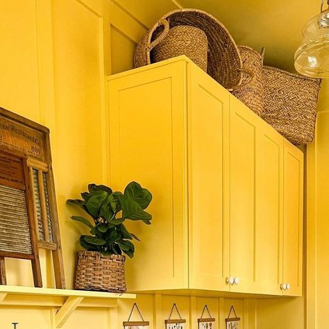 Yellow Laundry Room, Yellow Laundry, Yellow Laundry Rooms, Lover House, American Farmhouse Style, Cottages And Bungalows, American Farmhouse, Cottage Style Decor, 70s Vibes