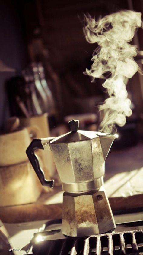 Afternoon Coffee, Percolator Coffee, Moka Pot, Coffee Scoop, Coffee Uses, Organic Coffee, Cold Night, Coffee Is Life, How To Make Coffee