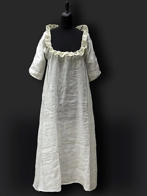 18th Century chemise | Uploaded to Pinterest 18th Century Chemise, 19th Century Gown, Colonial Dress, 18th Century Women, 19th Century Clothing, Historic Fashion, 18th Century Clothing, Regency Fashion, 18th Century Fashion