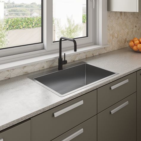 Fresh Friday feels with a clean and new large kitchen sink... Large Kitchen Sinks, Best Kitchen Sinks, Black Taps, Sink Sizes, Kitchen Mixer Taps, Dish Rack Drying, Kitchen Mixer, Sink Accessories, Stainless Steel Sinks