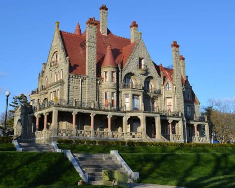 Craigdarroch Castle, Castle Night, Vancouver Hotels, Sea To Sky Highway, Vancouver Travel, Vancouver City, Butchart Gardens, Stately Home, Architecture Old