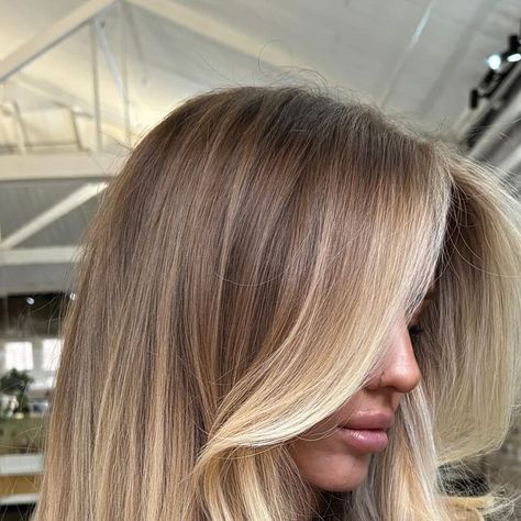 Karl Dawson on Instagram: "Blonde so lushes that i wanna eat it 🤤
This beautiful mane of hair in today for a little refresh using @originalmineral 

Iliac lightner 20vol 
Root shadow COR colour 6.0 3.5 vol
Hairline clean liquids 8.0 9.13 
Basin balayage & clear gloss for shine 🙌🏼

SAVE THIS FOR YOUR NEXT HAIR APPOINTMENT 🫶🏼 @_edwardsandco" Blonde Balayage Root Shadow, Level 8 Blonde Balayage, Basin Balayage, Root Shadow Blonde, Blonde Hair Shadow Root, Shadow Blonde, Natural Dark Blonde Hair, Shadow Roots Hair, Shadow Root Blonde