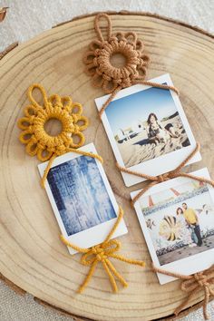 Crochet Photo Holder, Instax Mini Ideas Display, Macrame Photo Holder, Photo Holder Diy, Macrame Gift Ideas, Macrame Photo Hanger, Plant Pot Ideas, Instax Mini Photos, Macrame Gift