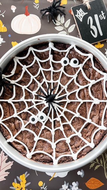 Spider Web Brownies, Boxed Brownie Recipes, Just Egg, Halloween Brownies, Box Brownies, Halloween Sweets, Brownie Recipe, Egg Yolks, Vanilla Chocolate