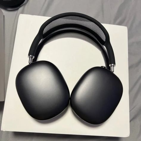 AirPod Pro Max Black Black Air Pods Max Aesthetic, Airpod Pro Max Aesthetic, Airpod Max Black, Airpods Pro Max, Airpod Maxes, Laptop Ideas, Lily Bag, Airpod Max, Summer Wishlist