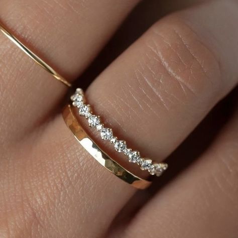 Wedding Rings Cushion Cut, خواتم خطوبة, Cushion Cut Wedding Rings, Cute Promise Rings, Couple Ring Design, Cute Engagement Rings, Future Engagement Rings, Classic Wedding Rings, Gold Rings Fashion