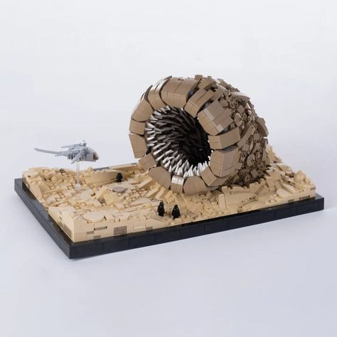 LEGO sandworm might just inspire you to chant the litany against fear - The Brothers Brick | The Brothers Brick Dune Sandworm, Litany Against Fear, Lego Sculptures, The Sleeper, Micro Lego, Amazing Lego Creations, Lego Creative, Lego Pictures, Fun Crafts To Do