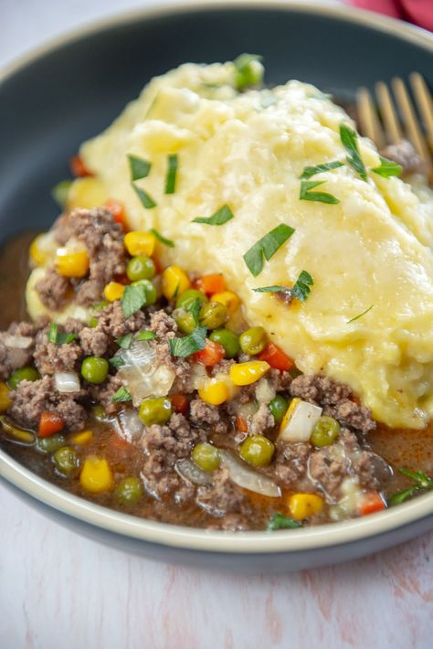 Slow Cooker Shepherd’s Pie Shepherds Pie Recipe Healthy, Easy Shepherds Pie, Shepherd's Pie Recipe, Shepards Pie, Make Ahead Freezer Meals, Shepherds Pie Recipe, Recipes Beef, Cottage Pie, Shepherd's Pie