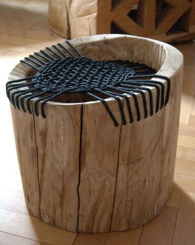 Stool Into The Wood, Log Furniture, Diy Holz, Rope Crafts, Into The Woods, Furniture Inspiration, Wooden Chair, Rustic Furniture, Unique Furniture