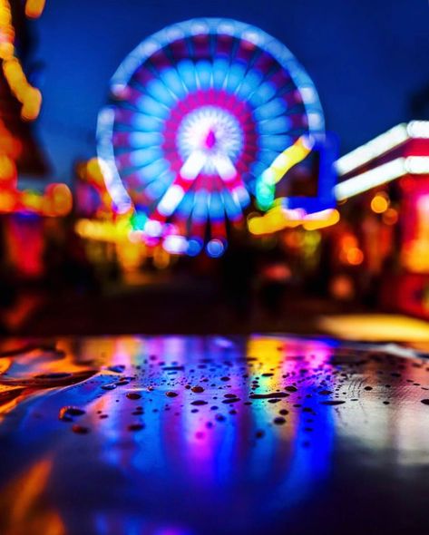 Parade Photography, Backdrop Images, Neon Carnival, Blurry Lights, Neon Background, Warehouse District, Free Psd Flyer Templates, Birthday Background Images, Image Overlay