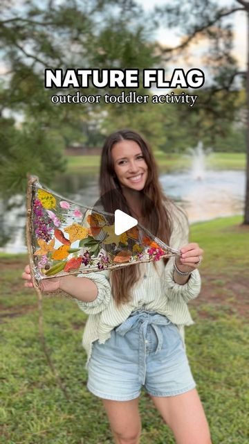 ASHLEY || Relatable Motherhood on Instagram: "Our entire family had so much fun doing this low effort, simple, and extremely affordable outdoor activity! 🌿🌼🍂🌸🌾

I simply taped the sticks together with clear tape and then taped the back of the flag part from left to right in strips and left the sticky side exposed so we could add flowers, leaves, acorns, grass, etc. The opportunities are endless! My son is 22 months old and after watching me one time he caught on so quickly! He loves picking up little treasures on our walks for me to hold so this was truly the perfect activity! It doubled the time of our walk and made for such a fun family memory together 💛

Try this out with your little one and let me know how you like it!!!! 

#toddlermom #toddleractivities #toddleractivity #outdoor Nature Flag Craft, Outdoor Kindergarten Activities, Camping Fun For Kids, Nature Sculpture Art, Two Year Old Crafts, Outdoor Crafts For Kids, Nature Activities For Kids, Nature Walk Activities, Kids Nature Activities