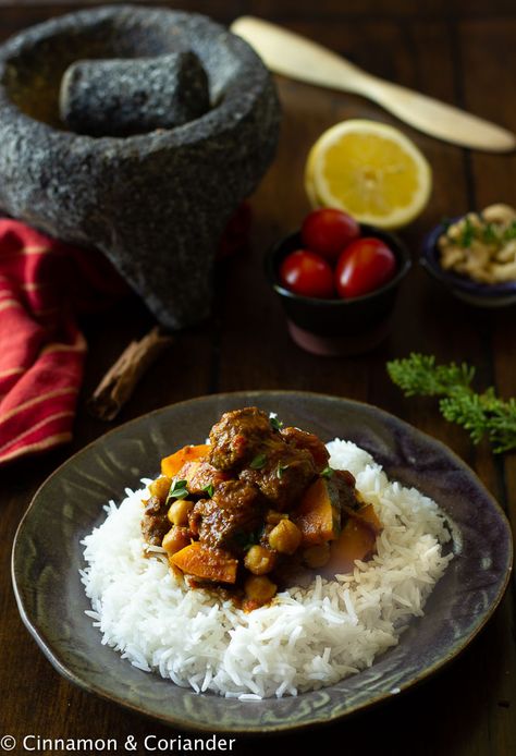 Indian Venison Curry Vindaloo with Squash & Chickpeas Venison Curry, Vindaloo Curry, Vindaloo Recipe, Indian Comfort Food, Venison Stew, Garlic Uses, Vindaloo, Venison Recipes, Food Help