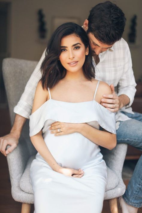 beauty, hair, makeup, pregnancy, photoshoot, inspiration, baby, announcement, nordstrom, bardot, sazan hendrix, stevie hendrix, baby, exciting, news, part 2, lifestyle, home, los angeles, golden retriever, mommy blogs, mommy, mom, jon volk, photos, tips, 16 weeks, Sazan Hendrix, Baby Fotografie, Maternity Photoshoot Poses, Pumping Moms, Photo Board, Maternity Photography Poses, Visual Inspiration, Pregnant Mom, Pregnant Woman