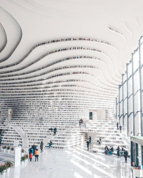 Tianjin Binhai Library America Images, Old Libraries, Dream Library, Beautiful Library, Library Architecture, Electric Forest, City Library, Central Library, Library Design