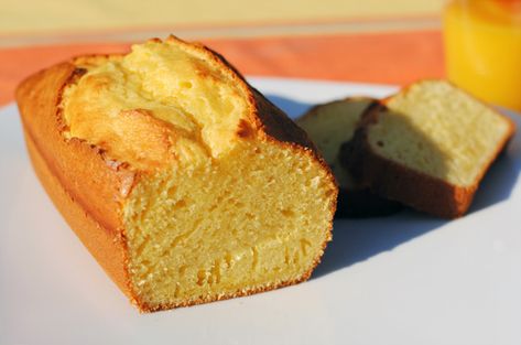 Ricetta Plumcake all’arancia - Labna spanish baking tea time treat great for taking in your travel tin while camping Dolce Poche Calorie, Torte Cake, Plum Cake, Sweets Cake, Cornbread, Italian Recipes, Yogurt, Cake Recipes, Cheesecake